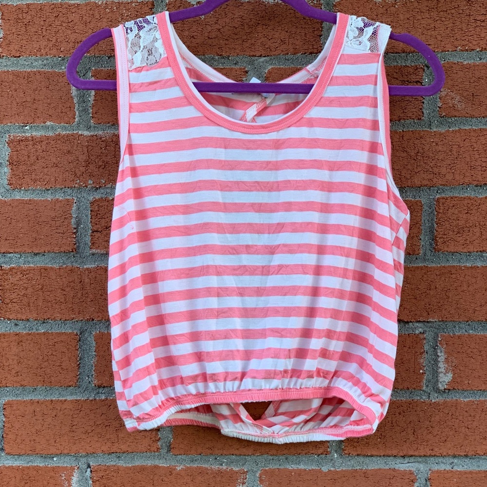Pinched bottom crop tank with open back